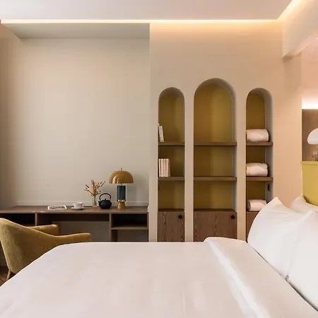 Des Quinconces Centre Hotel 5*