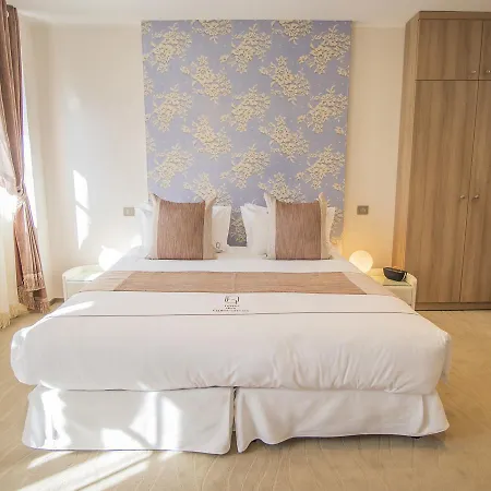 Hotell Des Quinconces Centre 5*