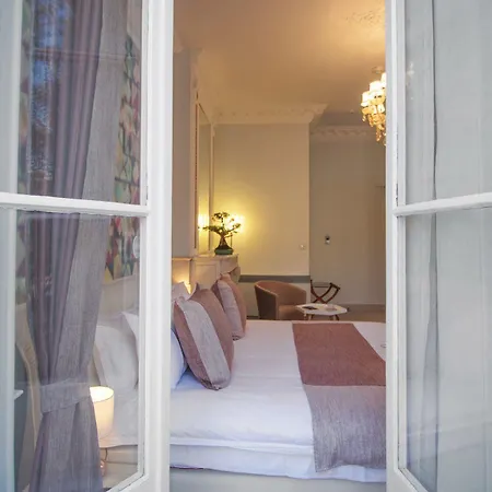 Des Quinconces Centre Hotell 5*