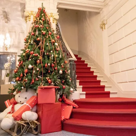 Hotel Des Quinconces Centre 5*