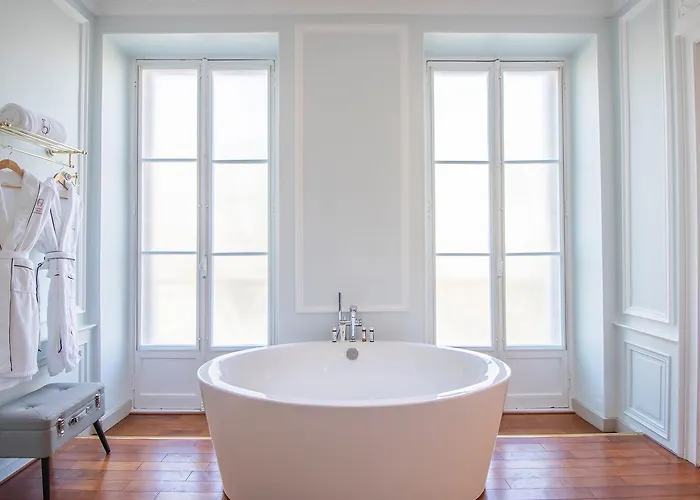 Des Quinconces Centre Hotell