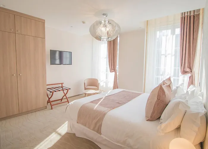 Hotell Des Quinconces Centre 5*