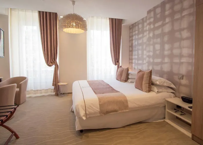 Des Quinconces Centre Otel Bordeaux