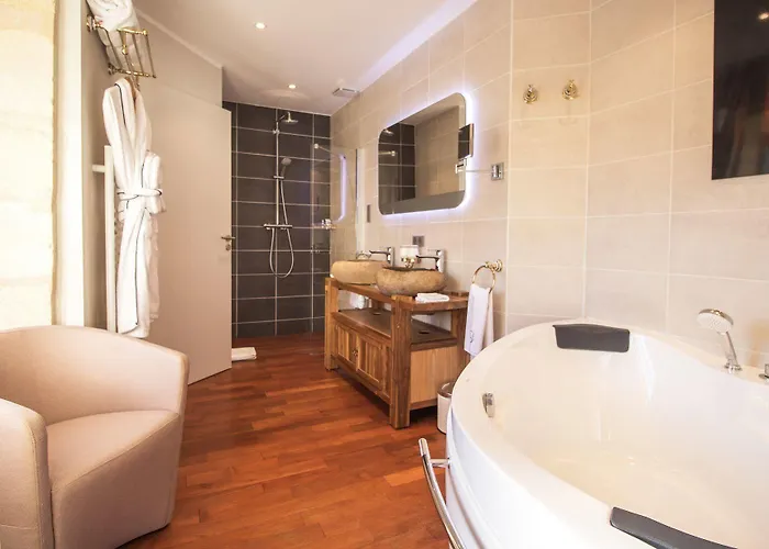 Des Quinconces Centre فندق 5*