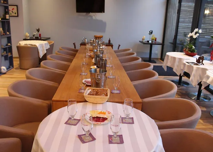 فندق Des Quinconces Centre 5*