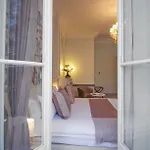 Des Quinconces Centre Hotel 5*