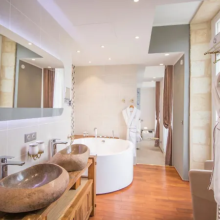 מלון Des Quinconces Centre