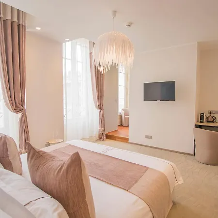 Des Quinconces Centre