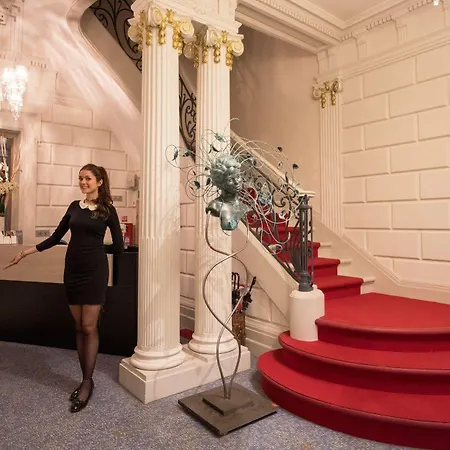 Des Quinconces Centre