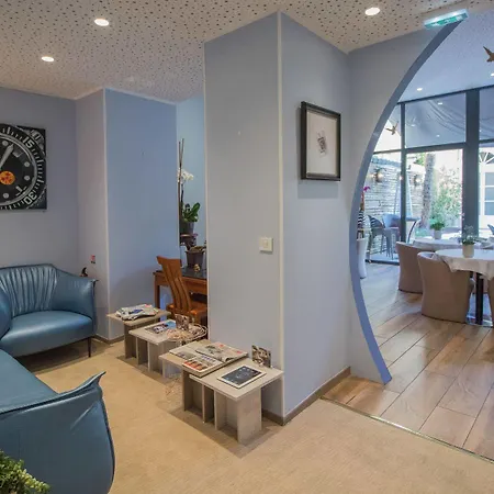 Des Quinconces Centre